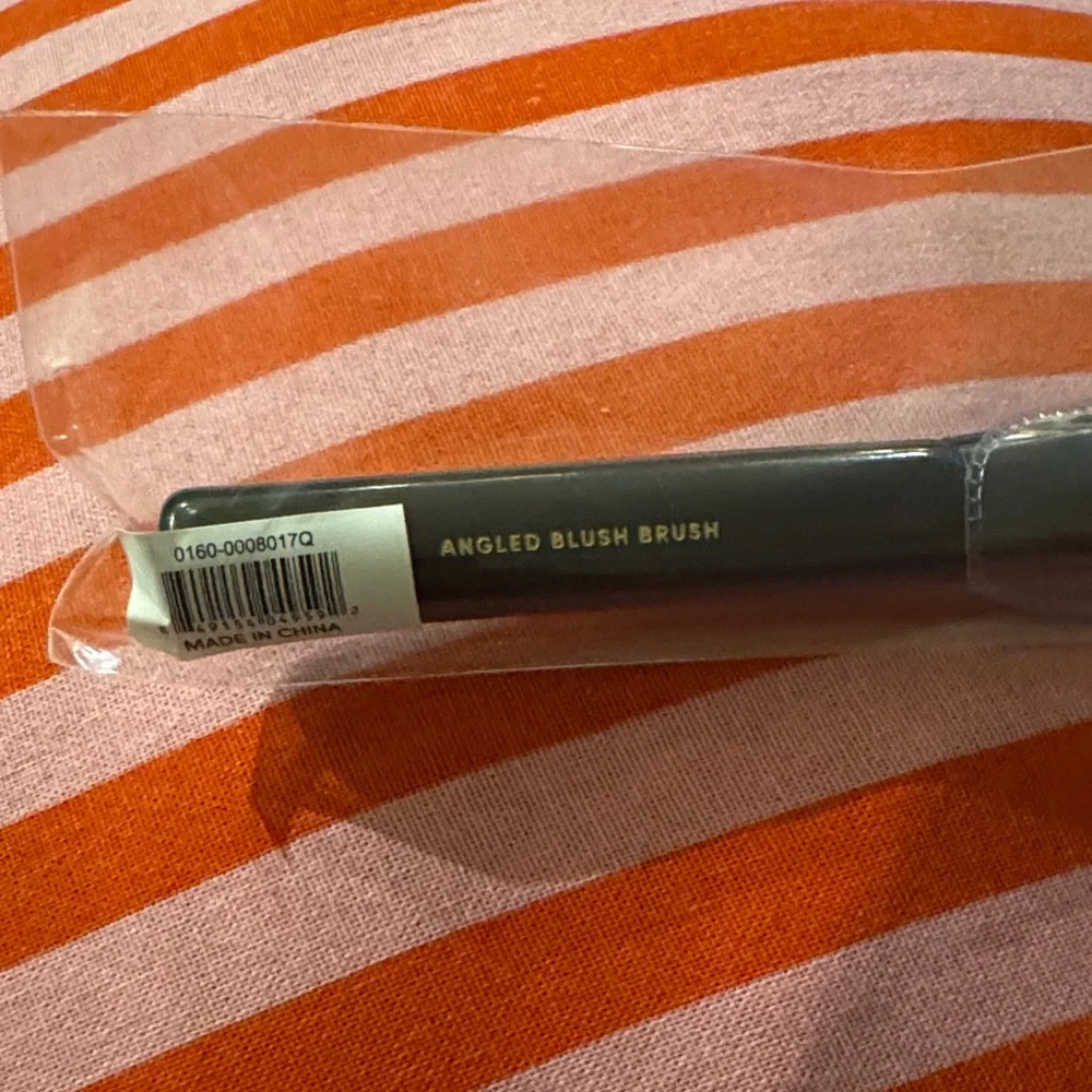 Laura Geller‎ Black Angled blush brush